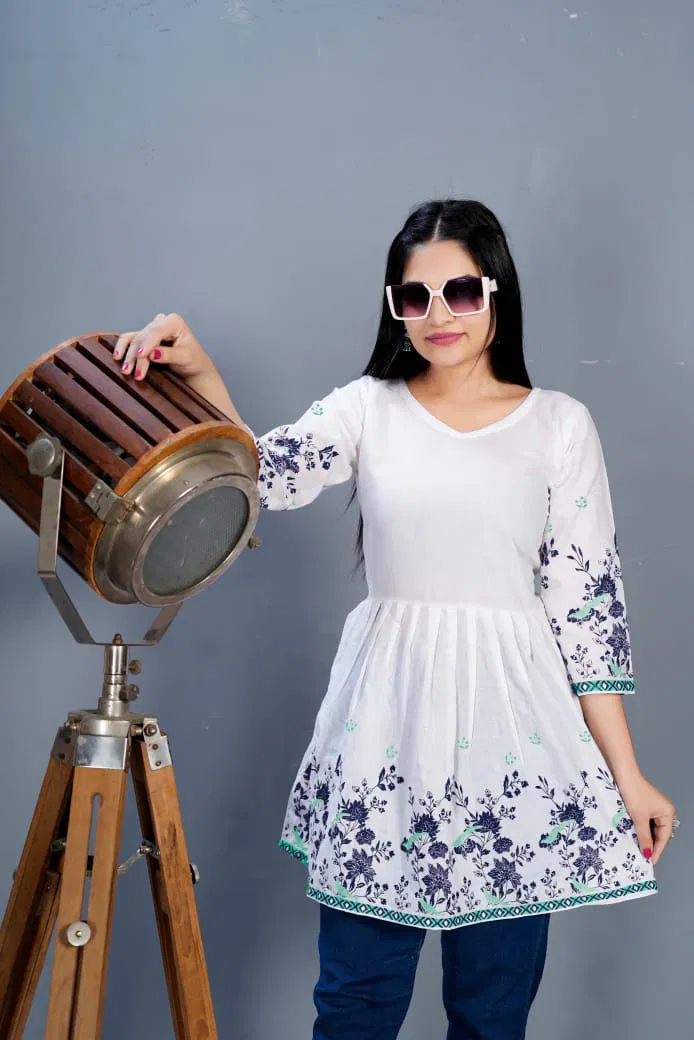 Maanvii By Rasili Nx Heavy Cotton With Digital Print Top Wholesalers In India